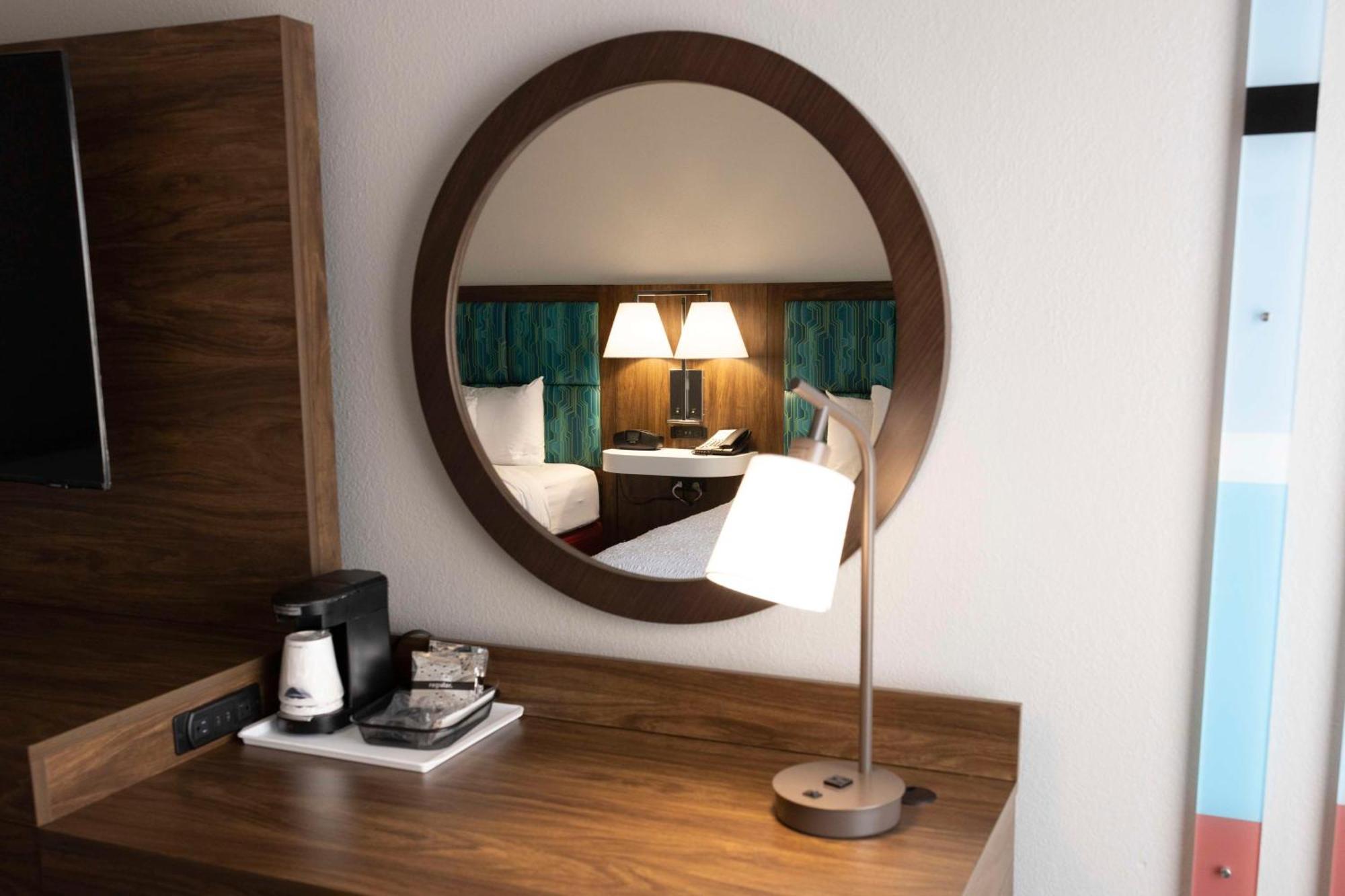Hampton Inn Kent/Akron Area Экстерьер фото