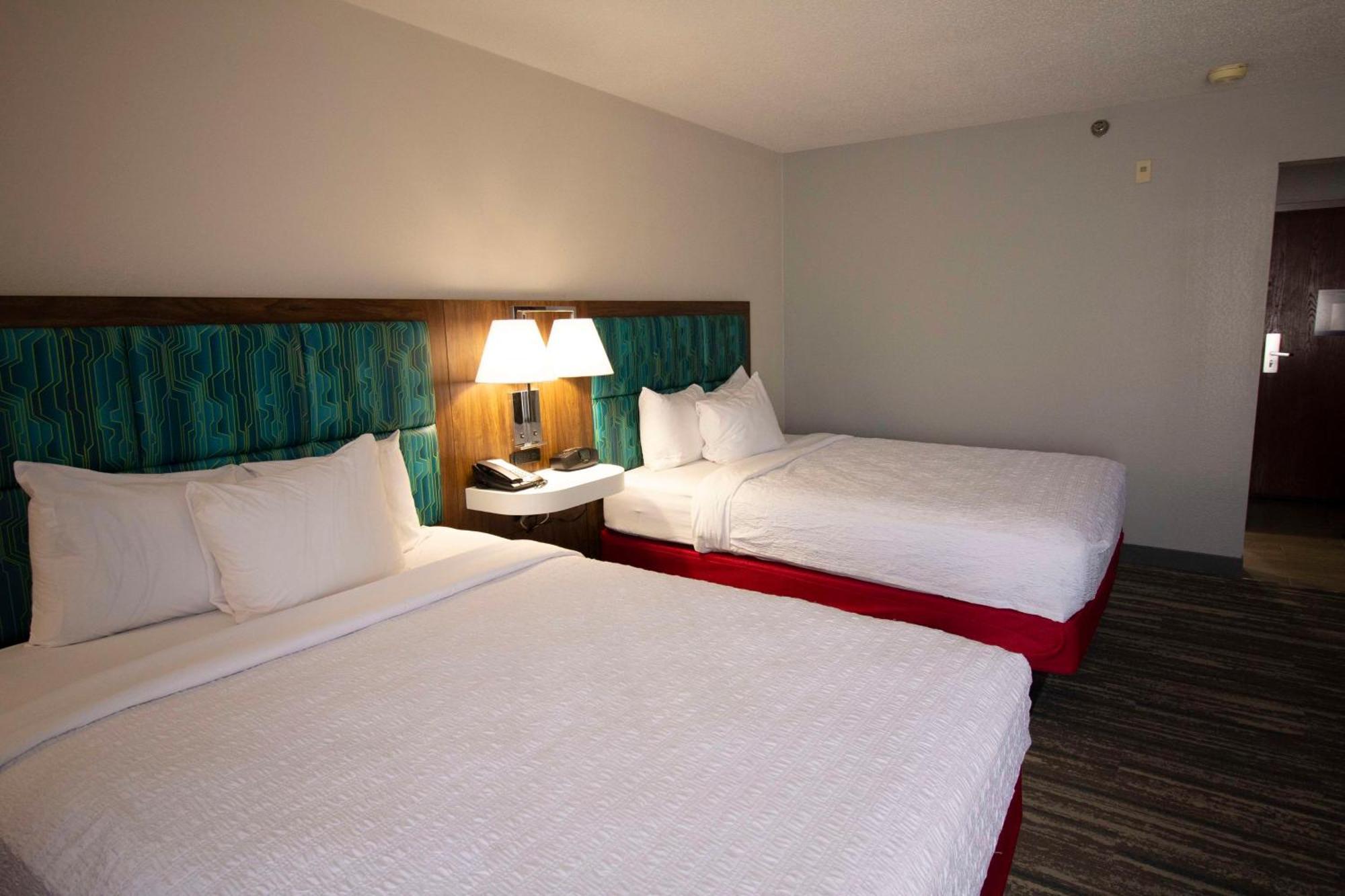 Hampton Inn Kent/Akron Area Экстерьер фото