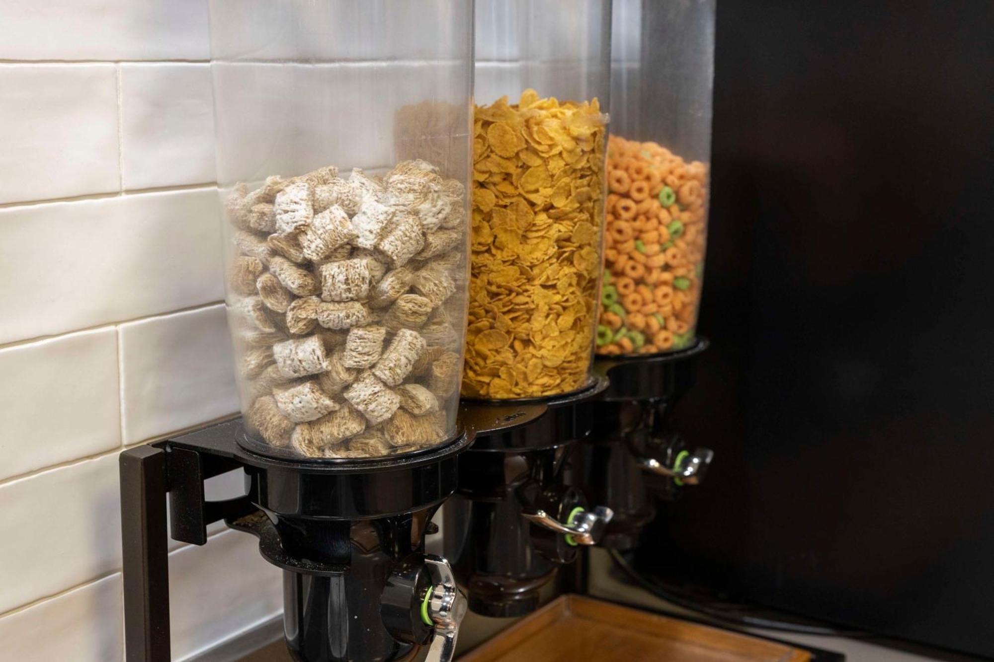 Hampton Inn Kent/Akron Area Экстерьер фото