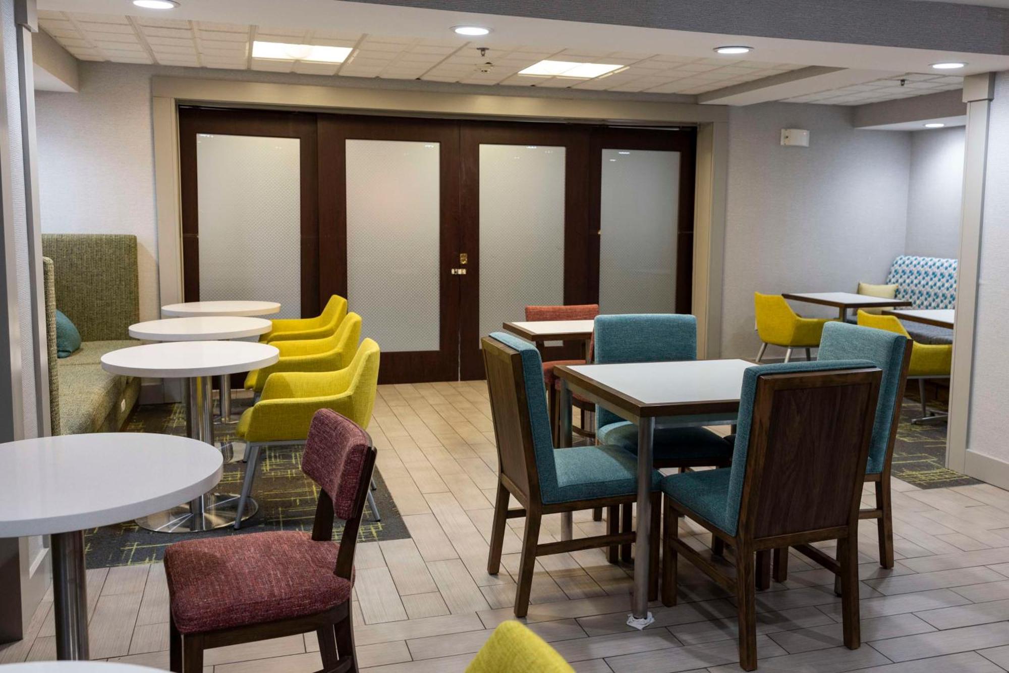 Hampton Inn Kent/Akron Area Экстерьер фото