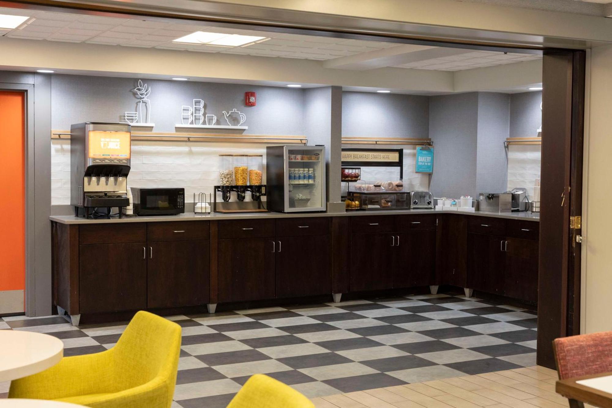Hampton Inn Kent/Akron Area Экстерьер фото