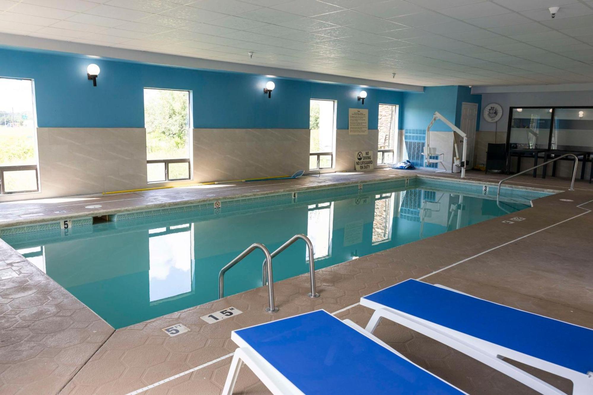Hampton Inn Kent/Akron Area Экстерьер фото