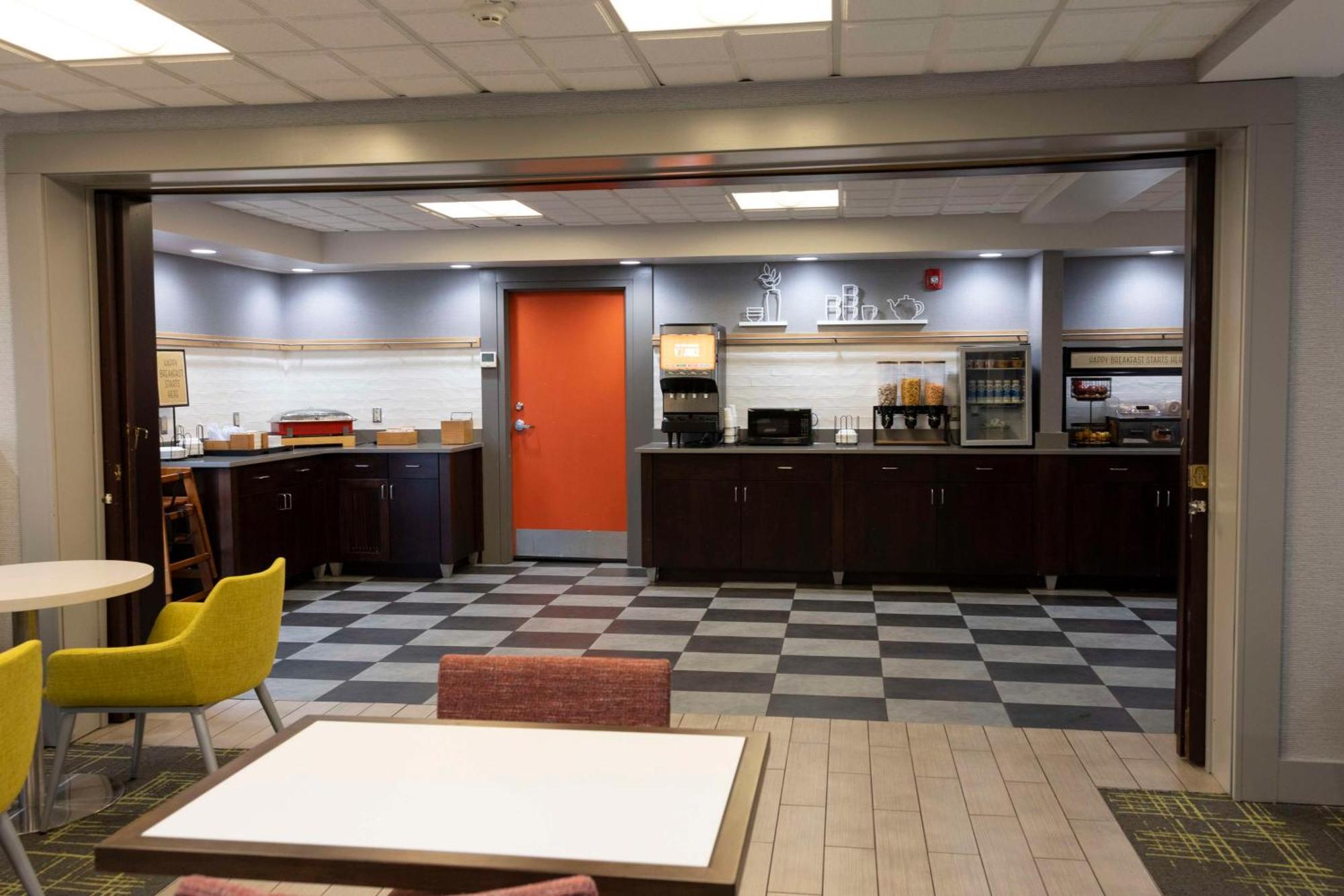 Hampton Inn Kent/Akron Area Экстерьер фото
