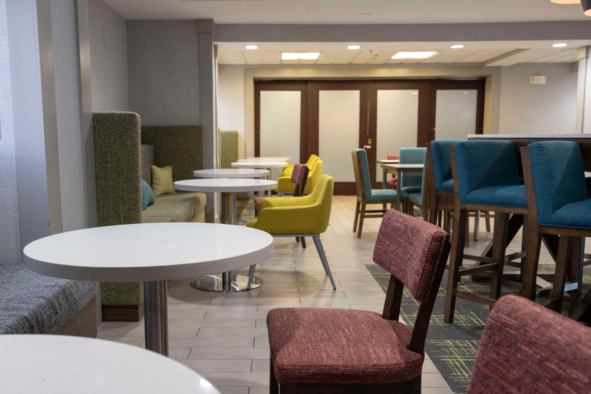 Hampton Inn Kent/Akron Area Экстерьер фото