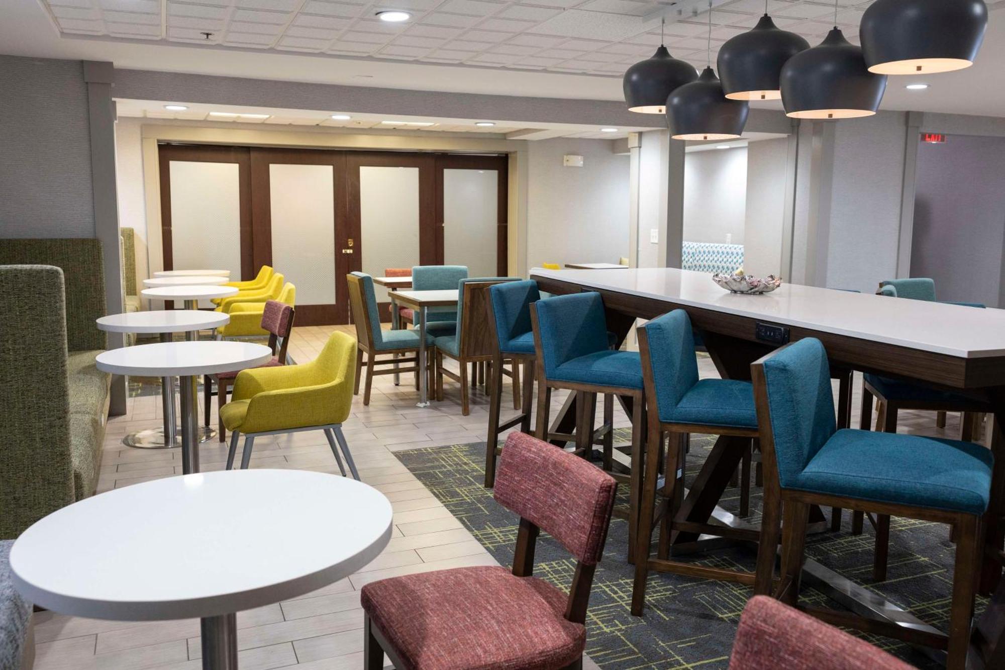 Hampton Inn Kent/Akron Area Экстерьер фото