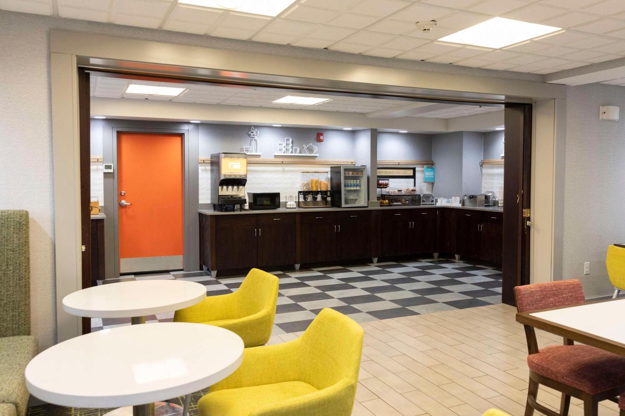 Hampton Inn Kent/Akron Area Экстерьер фото